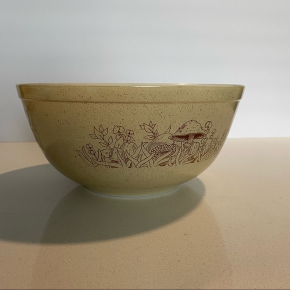 *SOLD* Vintage Pyrex Forest Fancies Bowl Set - Picture 2 of 7